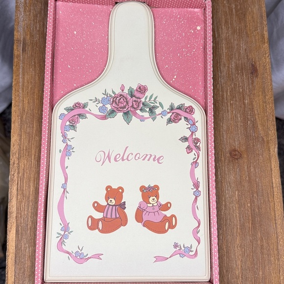 French Country Wooden Wall Decor Bears Welcome Sign 11.5” Ivory Pink Blue READ - Picture 4 of 10